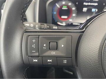 Nissan QASHQAI E-POWER 140 KW (190 CV) N-Connecta LUNAR WHITE + MIDNIGHT BL